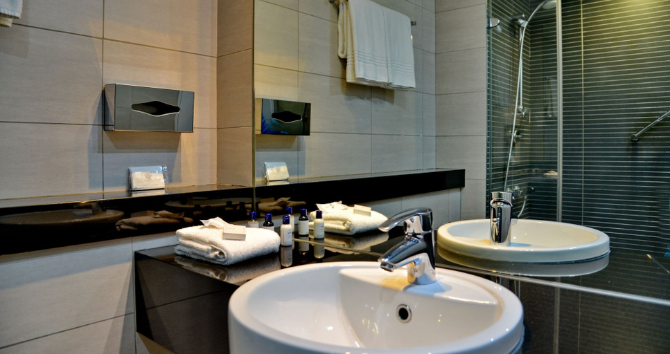 Bathroom 5, ANEW Hotel Roodepoort Johannesburg, City of Johannesburg