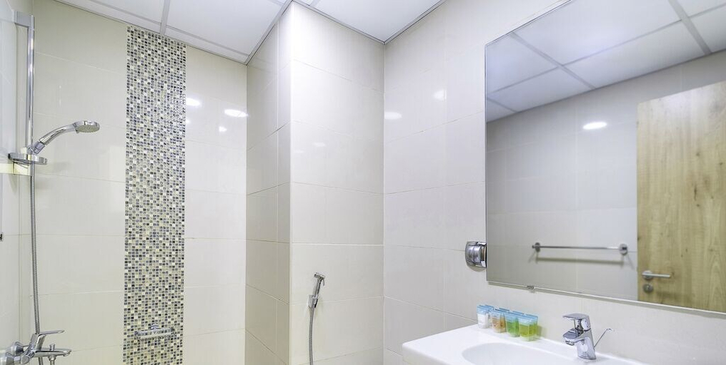 Bathroom 3, LUX The Continental Marina Suite, Dubai