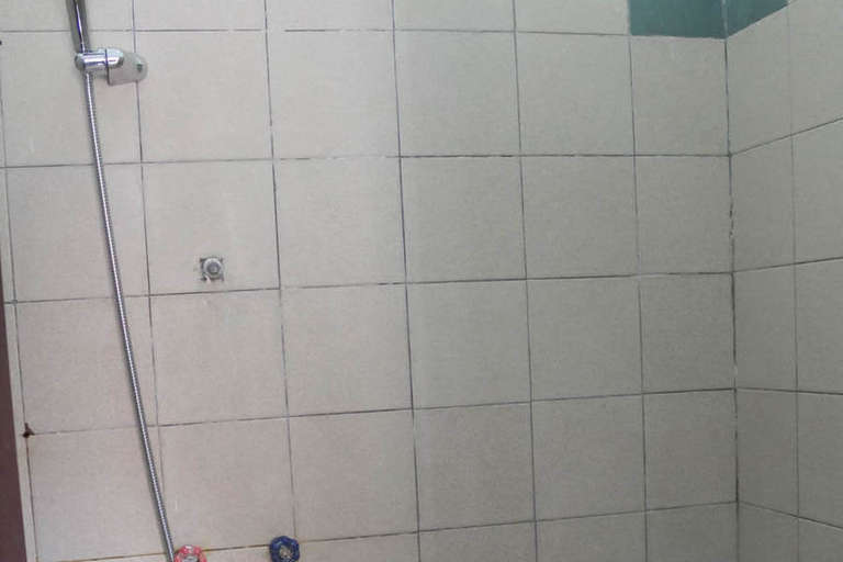 Bathroom, Hotel Rajawali, Cirebon