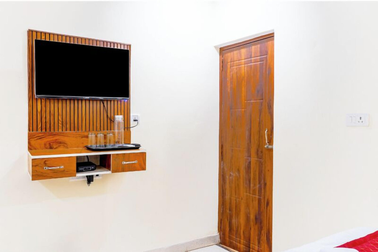 Bedroom 5, Hotel Kashi Grand Inn, Varanasi
