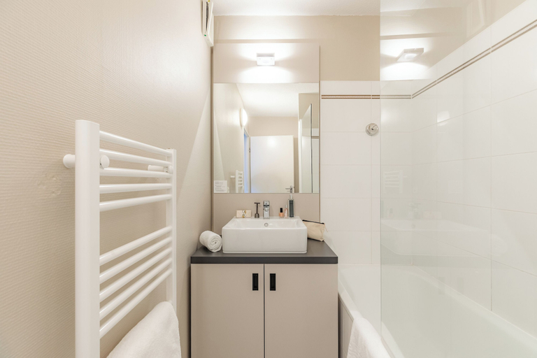 Bathroom 3, Appart'City Classic Bordeaux Aéroport St Jean D'Illac, Gironde