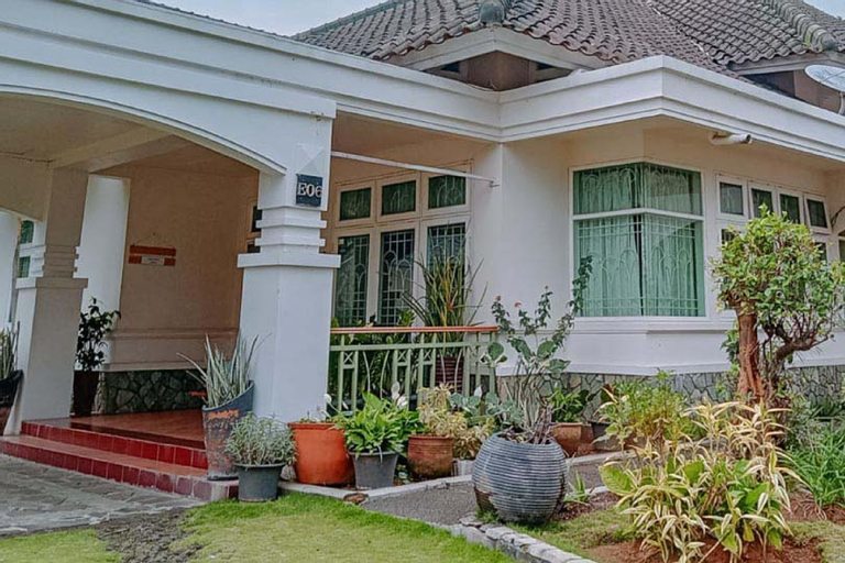Villa Lotus E06 Syariah RedPartner, Bogor