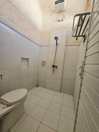 Bathroom 3, Elhoppo Pasir putih resort & resto, West Sumbawa