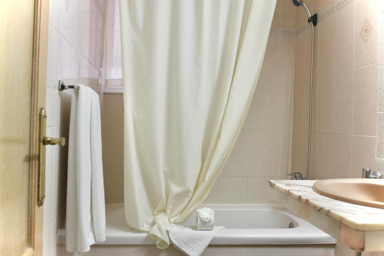 Bathroom 3, Apartamentos Park Plaza, Santa Cruz de Tenerife