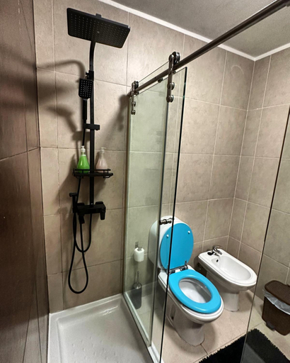 Others 3, Modern Private Suite with Balcony & Bathroom - King and Queen Beds, Vila Nova de Gaia