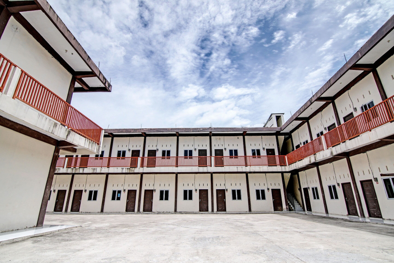 Exterior & Views 2, Hotel O Homestay Hj Lela Syariah, Pekanbaru
