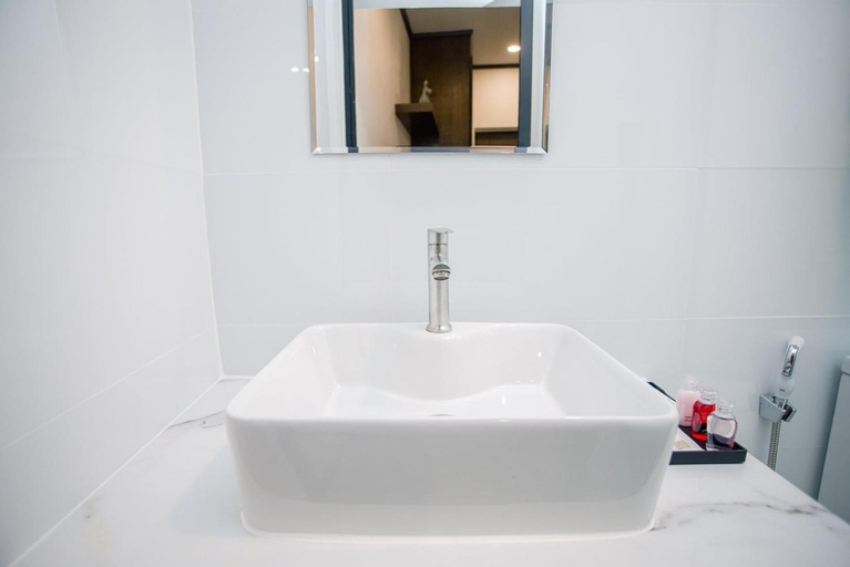 Bathroom 6