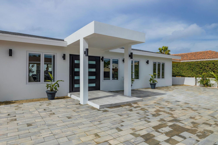 Exterior & Views 2, NEW 5BR Villa w Privatepool 3min to Eagle Beach