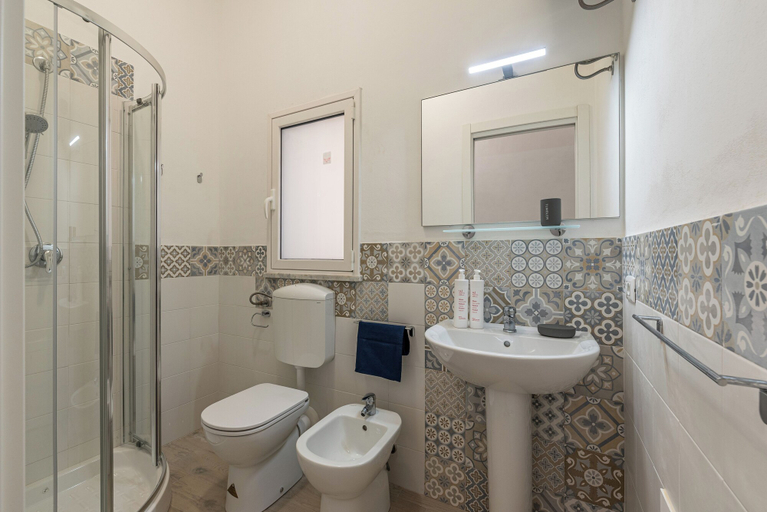 Bathroom 3, Casa Brunaccini con terrazza by Wonderful Italy, Palermo
