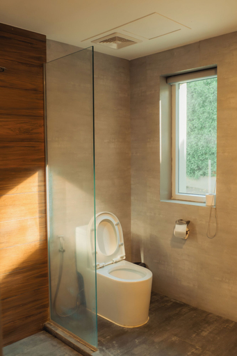 Bathroom 4, Amor Laut, Mabini