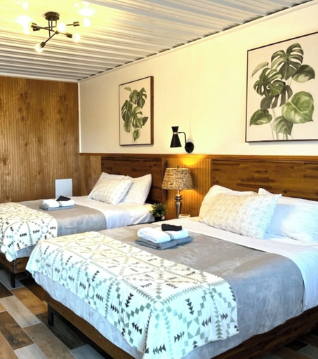 Bedroom 3, High Point Motel, Sussex