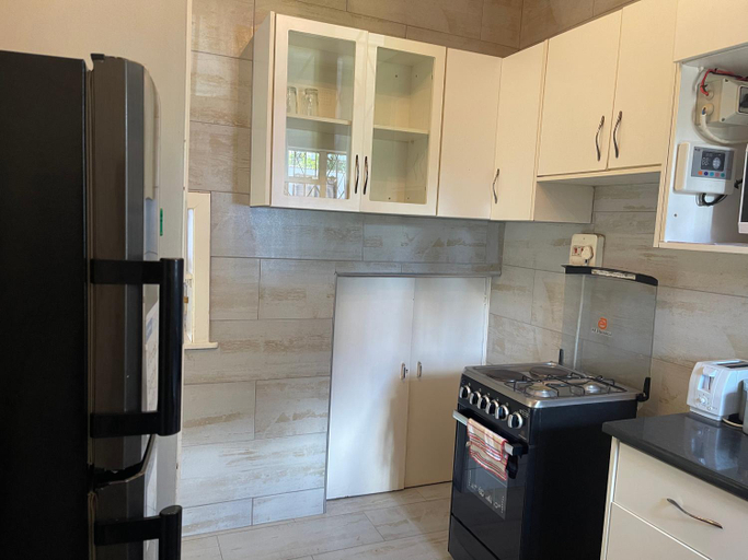 Others 4, Jackie's Avondale 2 Bedroom Apartment, Harare