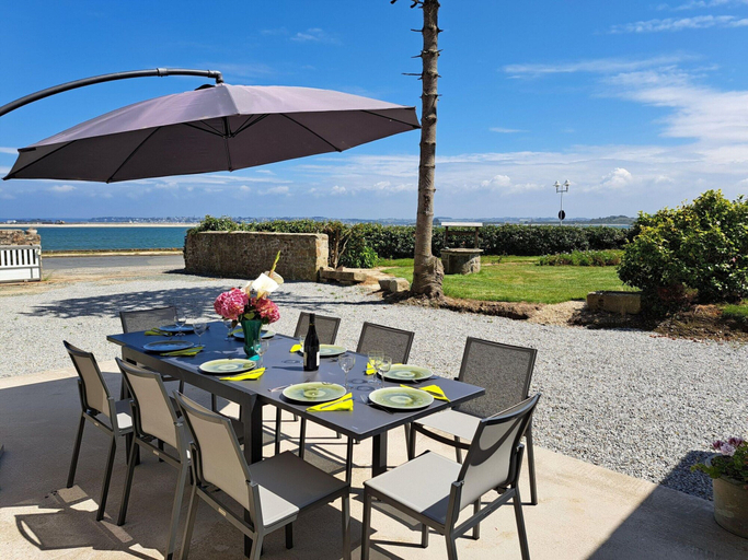 Balcony 2, In top Location With Beautiful sea View, Finistère