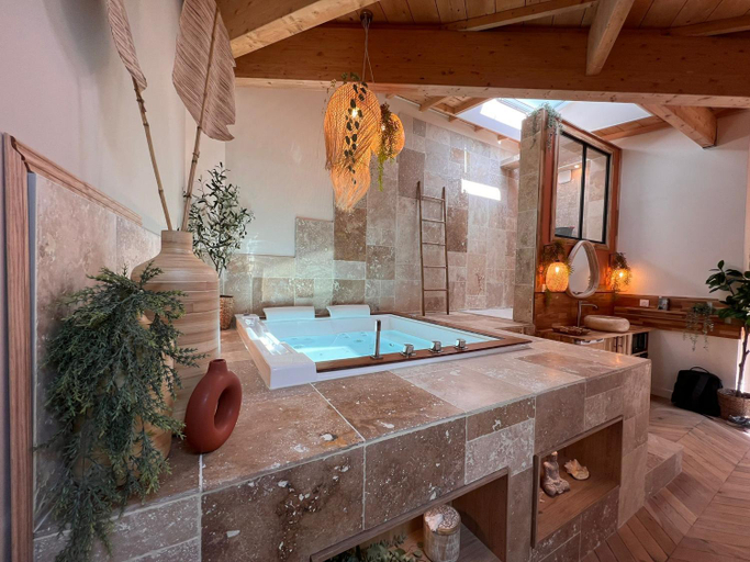 Others 2, Suite Bali Les Petits Plaisirs, Maine-et-Loire