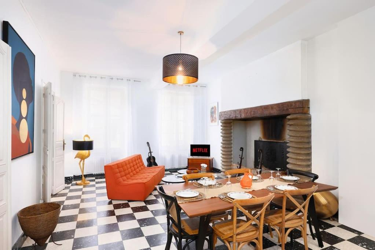 Dining Room 11