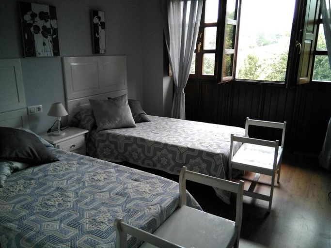 Bedroom 2, Casa Faruxo, Asturias