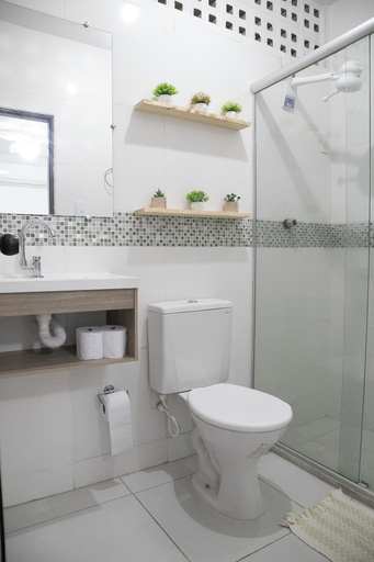 Bathroom 4, A Oca Hostel Bar, João Pessoa