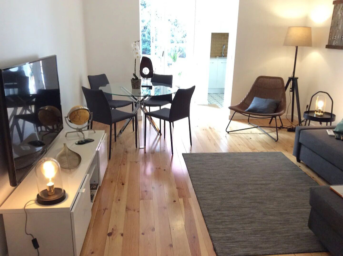 Others 3, Modern 1-Bed With Ac & Private Terrace, Lisbon