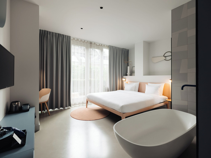 Bedroom 2, Conscious Hotel Museum Square, Amsterdam