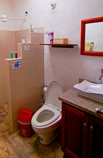 Bathroom 4, JUHALU, Jericó