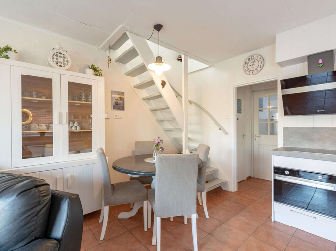 Dining 5, Klaproos, Holiday Home, Zijpe