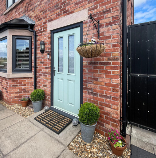 Exterior & Views 1, Abbey’s Inn, Staffordshire