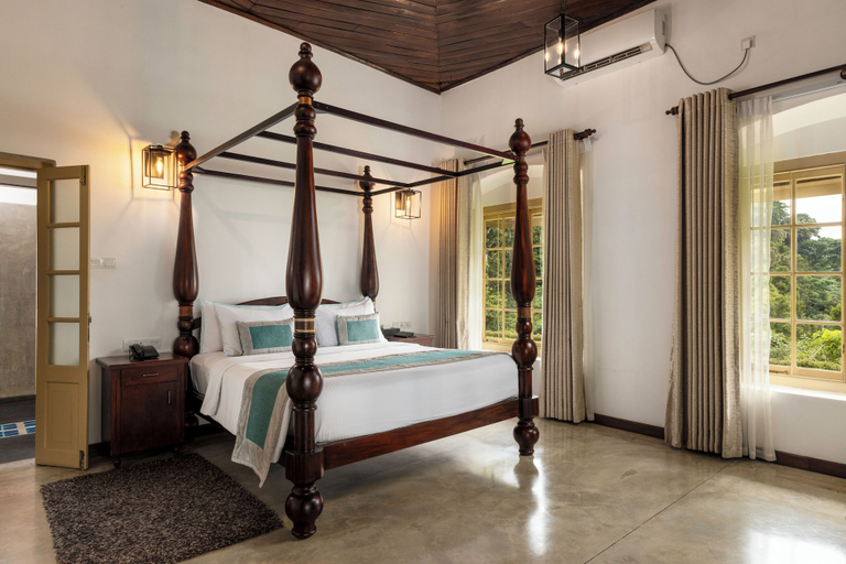 Bedroom 4, Simpson's Forest Hotel, Pathadumbara