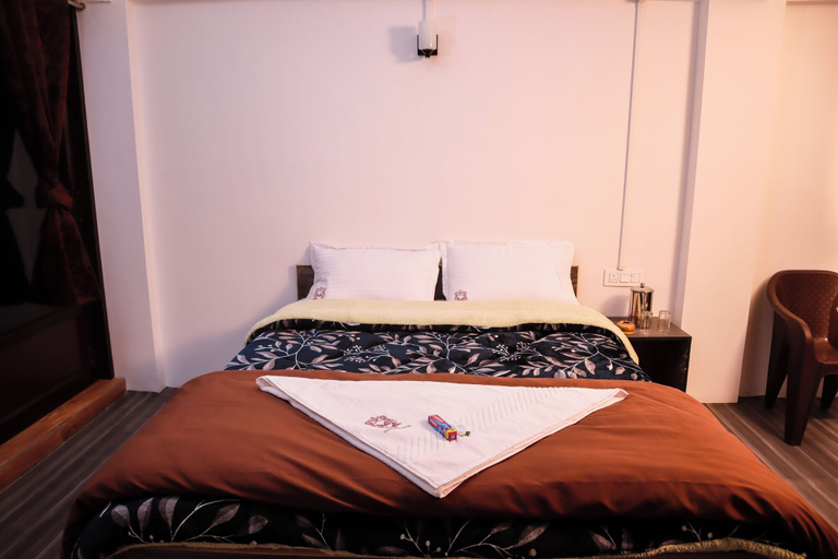 Bedroom 3, Hotel Mountain Meadows, Darjiling