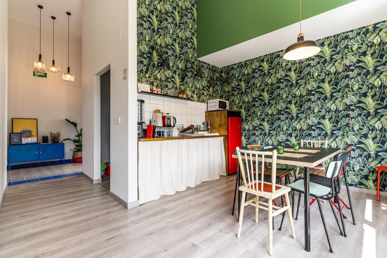 Others 2, Four Rooms Hostel, Lugo