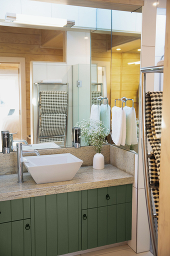 Bathroom 4, Sunlit Bay Villas, Far North