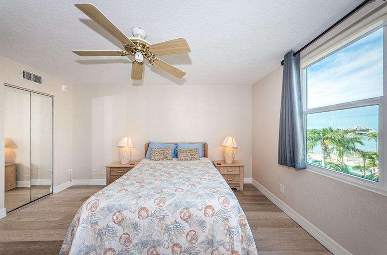 Others 3, Bahia Vista Palm Trees & Coastal Breezes - Endless Fun on Isla, Pinellas