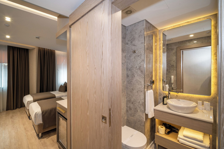 Bathroom 5, Rayelin Hotel Old Town, Fatih
