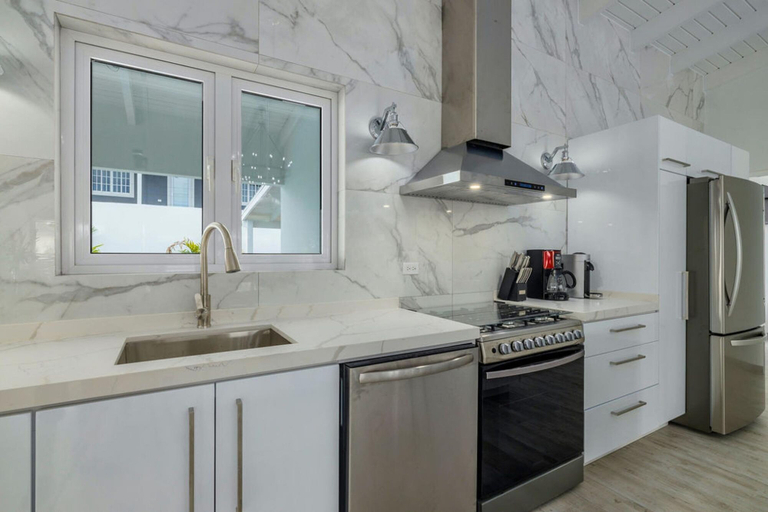 Others 5, NEW 5BR Villa w Privatepool 3min to Eagle Beach