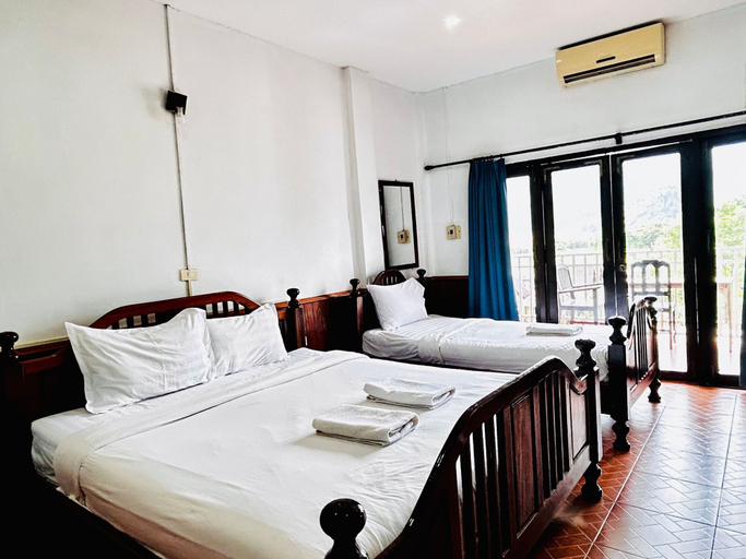 Bedroom 2, Domon Riverside Hotel, Vangvieng
