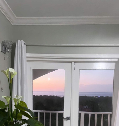 Room 3, Charming Sea View Town House Chef Driver Optional