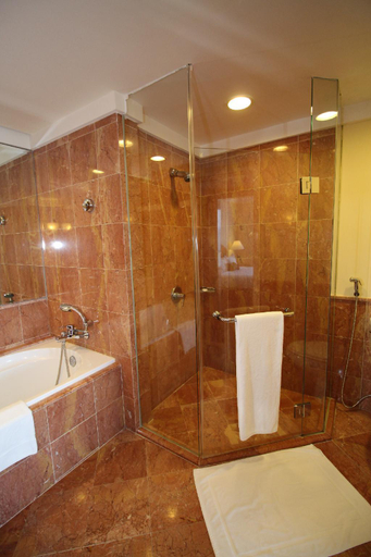 Bathroom 9