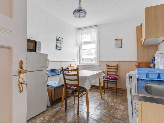 Others 5, Cozy Apartment in Altenfeld With Garden, Ilm-Kreis