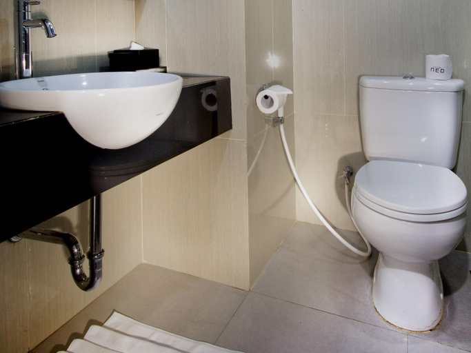 Bathroom 9