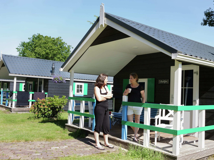 Others 5, Holiday Lodge in Staphorst With Pool Access, Staphorst