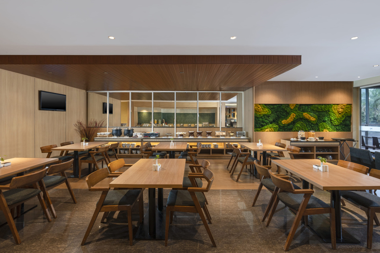 Food & Drinks 2, Swiss-Belexpress Cideng, Central Jakarta