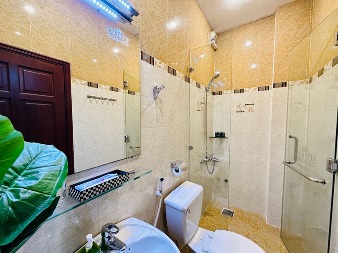 Bathroom 5, Calmette Hotel, District 1