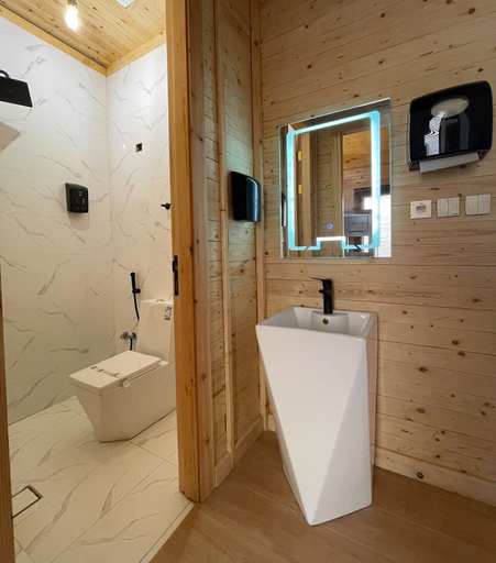 Bathroom 3, lakes cottages, Jeddah