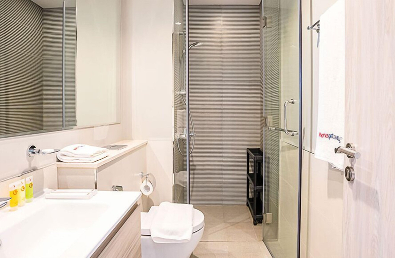 Bathroom 3, Fascinating 1BR Apt in Zada Tower, Dubai