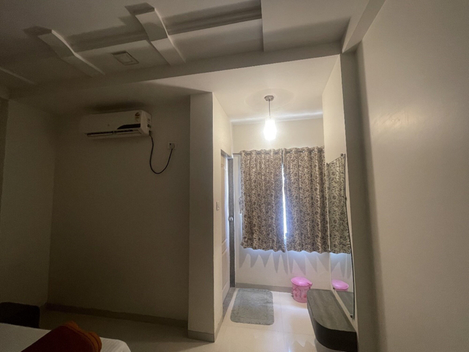 Bathroom 3, Goroomgo Narayan Executive Gujrat, Amreli