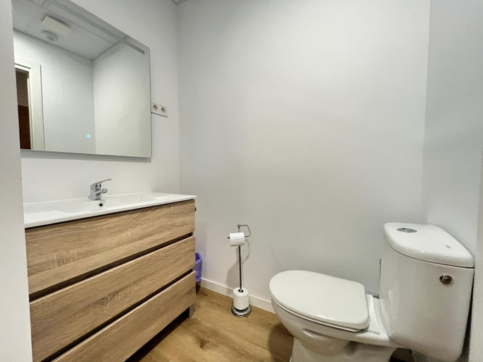 Bathroom 2, Ile Aina Malasana Temporal, Madrid