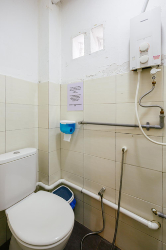 Bathroom 3, Kangsar Inn 73, Penang Island