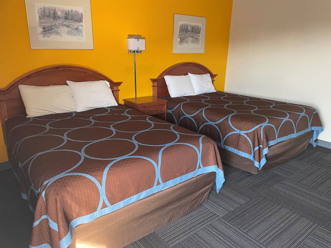 Bedroom 3, American Inn Motel, Pratt