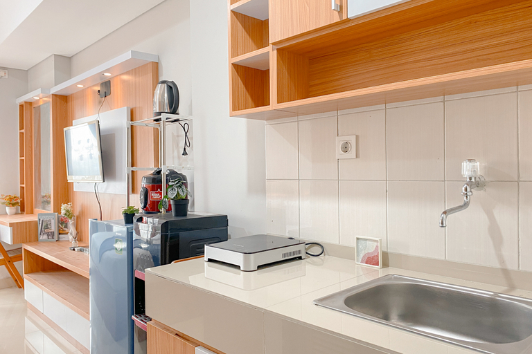 Others 4, Cozy Studio at Monroe Apartment By Travelio, Cikarang
