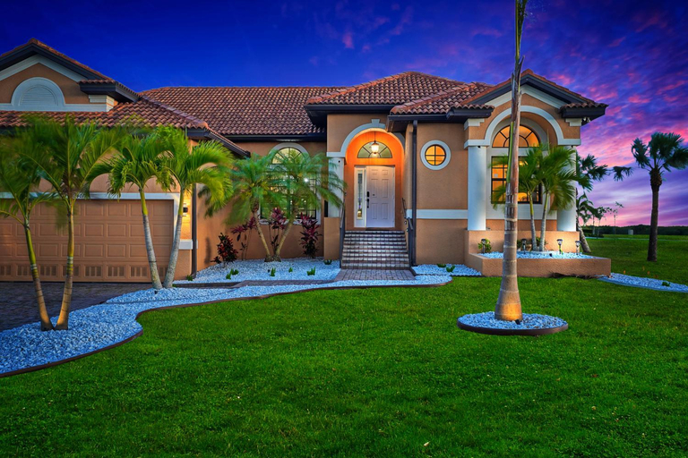 Exterior view 3, Luxury Villa in Punta Gorda Isles, Charlotte