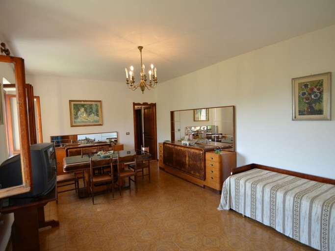 Bedroom 4, Hillside Stay in Montecolombo, Rimini